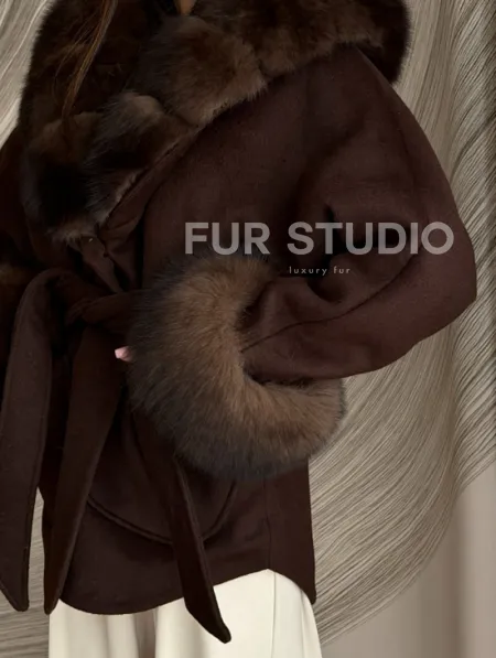 Пальто с мехом песца под соболь - фото 3