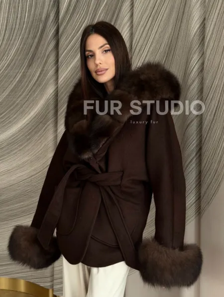Пальто с мехом песца под соболь - фото 13