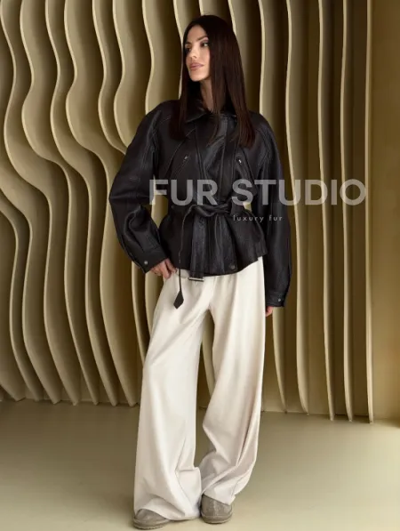 Коричневая кожаная куртка «Тренд - 2026» - фото 8