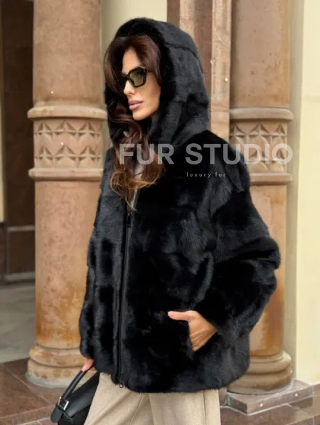 Черная норковая шуба с капюшоном - фото 6
