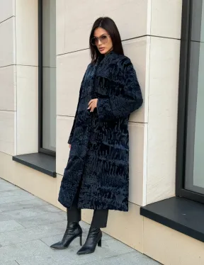 Пальто из меха каракуля с V-образным воротником, цвет Indigo Blue - фото 6