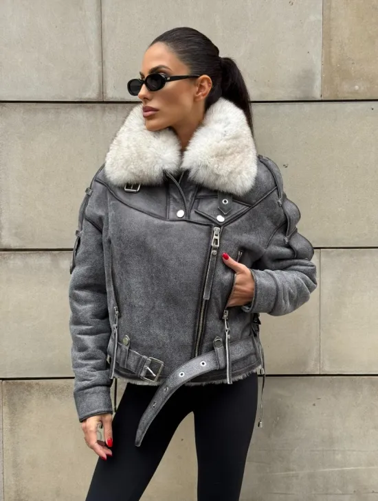 Стильная косуха-дубленка Vintage Grey с воротником из меха песца со шнуровкой на спине - фото 10