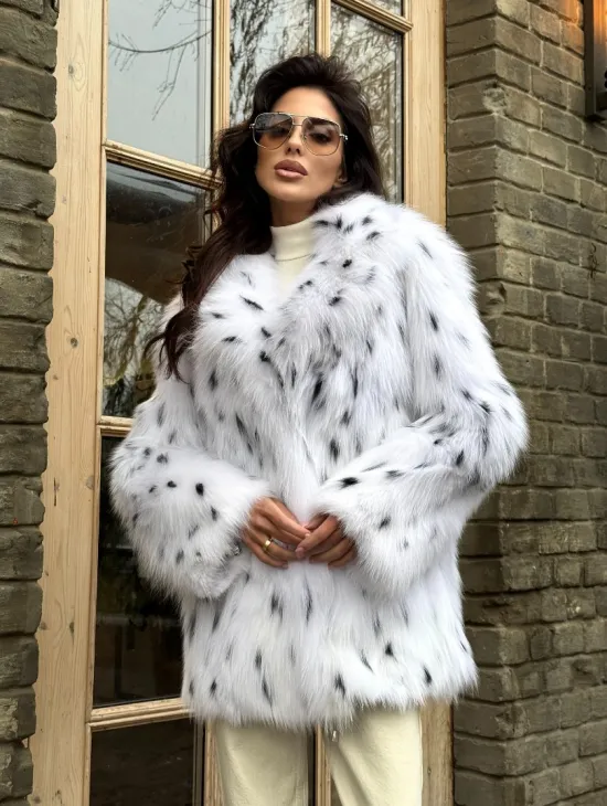 Шуба из цельных шкур натурального меха лисы под рысь (ручная работа) - фото 0