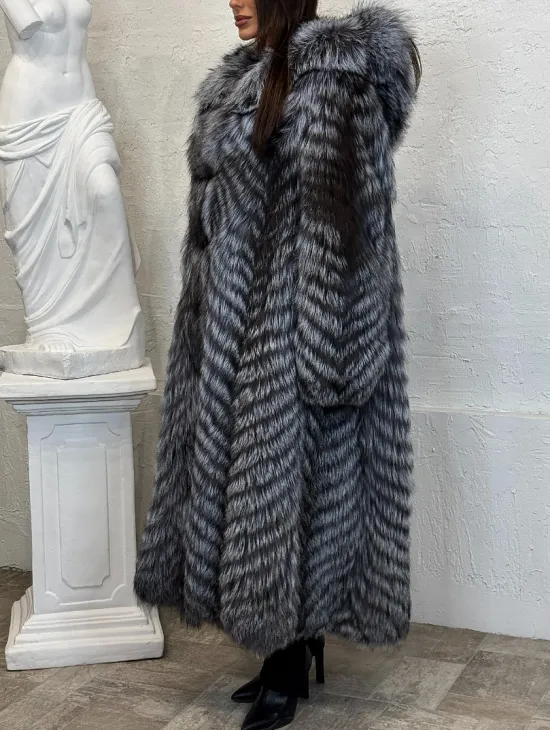 Длинная шуба с капюшоном из натуральной лисы Silver Fox Fur в росшив - фото 3