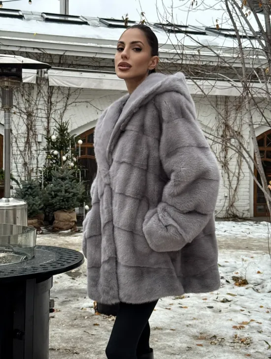 Полушубок норковый с капюшоном - фото 8