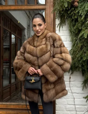 Полушубок из куницы с воротником V-образным - фото 16