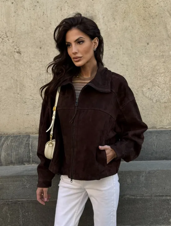 Демисезонная короткая замшевая куртка 