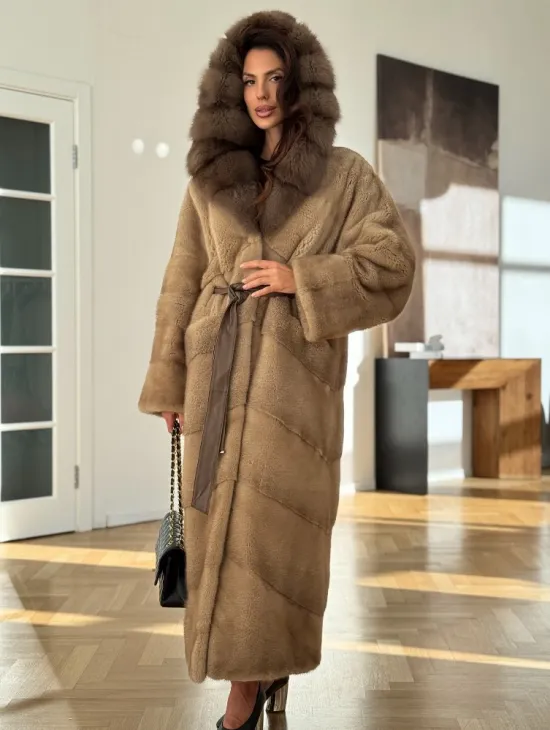 Норковая шуба бежевого цвета - капюшон куница - фото 5