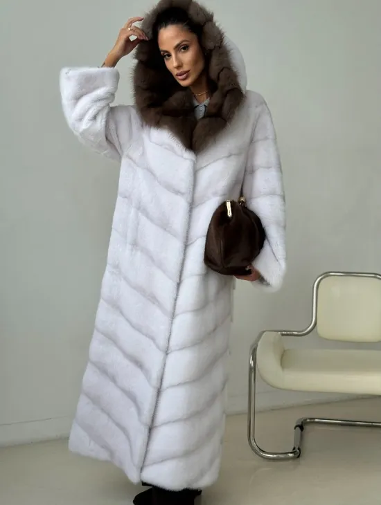 Белая норковая шуба с куницей капюшон - фото 6