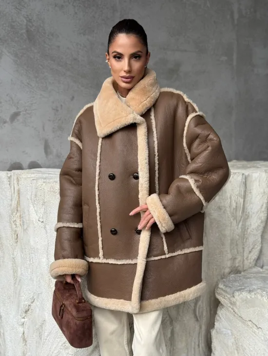 Коричневая женская дубленка - фото 11