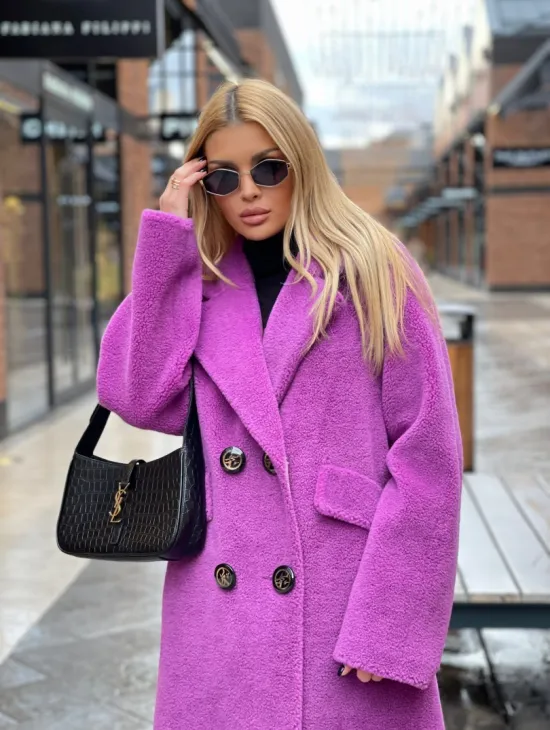 Стильное шерстяное пальто в ярком цвете - фото 0