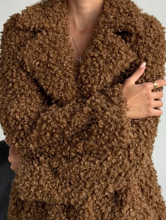 Коричневая двухсторонняя дубленка из экомеха - фото 1