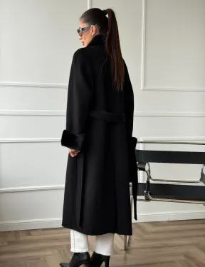 Черное пальто с мехом норки - фото 9