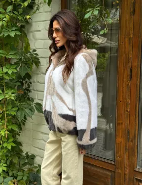 Стильная норковая куртка с капюшоном - фото 4