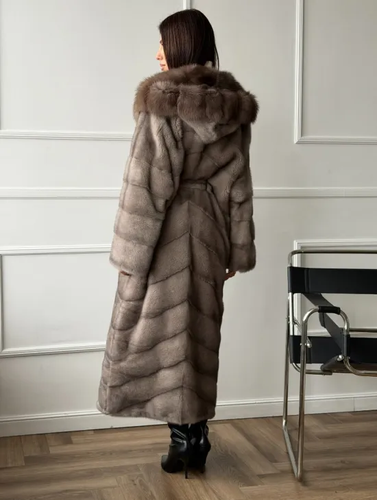 Шуба норковая с капюшоном куница - цвет светло-серый - фото 9