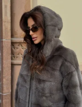 Бомбер из меха норки с капюшоном - цвет мокко - фото 3